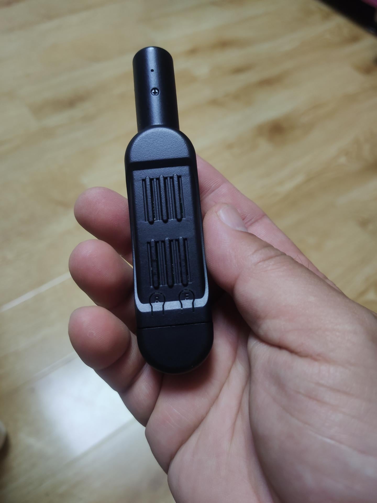 Compact 1080P HD hidden spy mini pocket pen camera with discreet design and recording capabilities.